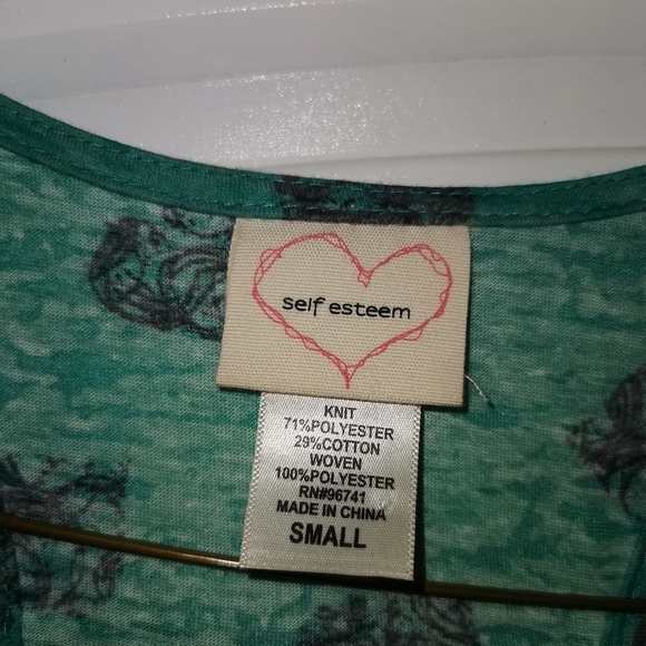 3/$15 Tank top - Picture 2 of 5